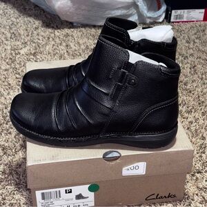 Clarks Un Loop Top 26168673 Womens Black Leather Ankle & Booties Boots Size 11